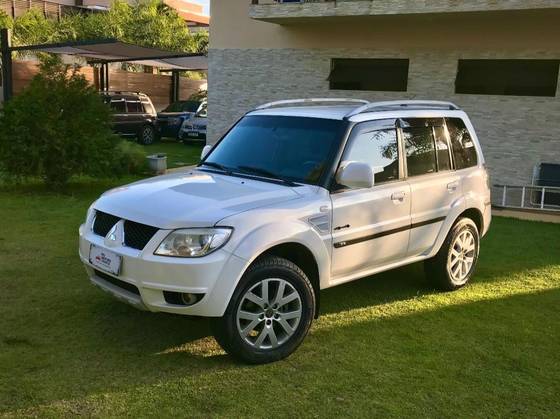 MITSUBISHI PAJERO TR4 2.0 4X4 16V 140CV FLEX 4P AUTOMÁTICO MITSUBISHI PAJERO TR4 2.0 4X4 16V 140CV FLEX 4P AUTOMÁTICO